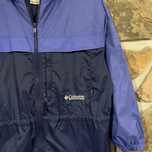 Columbia Vintage PurpleLong Thin Lightweight Windbreaker Jacket W/ Logo Spellout Patch - Size M 2 Columbia Vintage PurpleLong Thin Lightweight Windbreaker Jacket W/ Logo Spellout Patch - Size M - Image 2