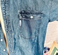 Columbia VintageDenim Button Up - Size M -Columbia Sale Store 64fbc3a32fec01b3b8ee22975284659b photo