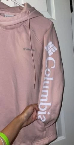 Columbia Sweatshirt - Size XS -Columbia Sale Store 704bbe978b762667868670a14537bbef photo