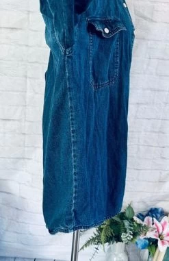 Columbia VintageDenim Button Up - Size M -Columbia Sale Store 86e38b4fa9d89daf2e010d0e814d0ffb photo