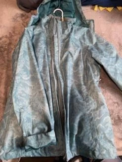 Columbia Ski Jacket - Size M