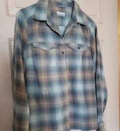 Columbia Women’sblue Flannel Button Up - Size M