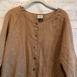 Columbia Vintagebutton Down Blouse Scoop Neck L - Size L 22 Columbia Vintagebutton Down Blouse Scoop Neck L - Size L -Columbia Sale Store c97f431513d37b69bf7840c3e1b30bd0 image