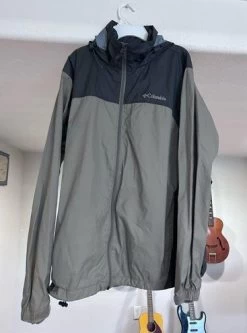 Columbia Men’sRain Jacket - Size M
