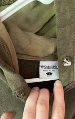 Columbia Green Sweatshirt - Size S -Columbia Sale Store d21fbfe42f1d85de413c2ce5538ecb76 photo